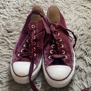 Velvet converse